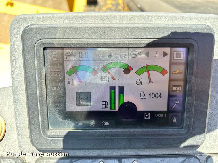 image for item DL4441 2015 Caterpillar  AP1055F paver