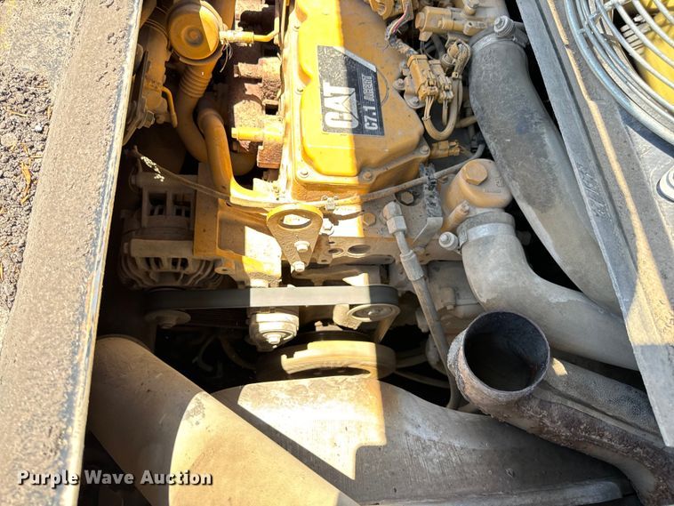 image for item DL4441 2015 Caterpillar  AP1055F paver