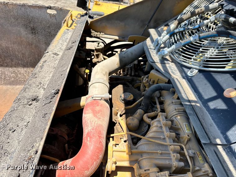 image for item DL4441 2015 Caterpillar  AP1055F paver