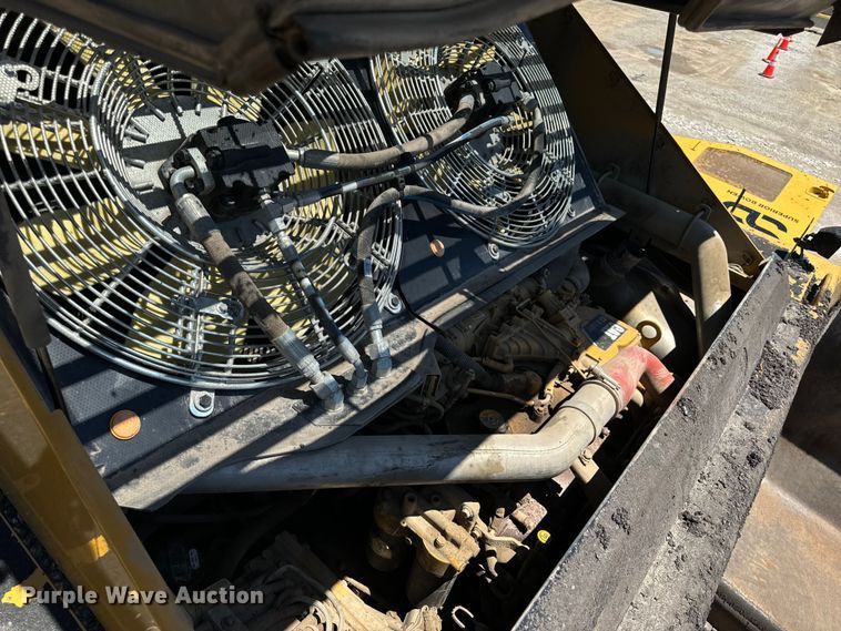 image for item DL4441 2015 Caterpillar  AP1055F paver