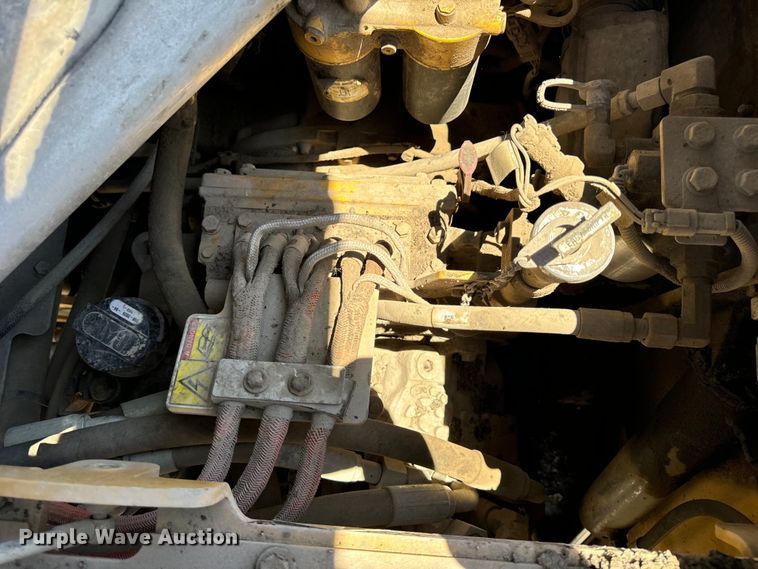 image for item DL4441 2015 Caterpillar  AP1055F paver