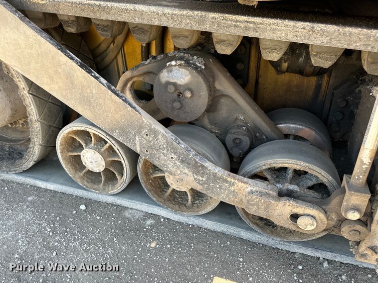 image for item DL4441 2015 Caterpillar  AP1055F paver