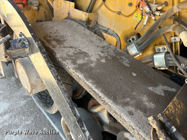 image for item DL4441 2015 Caterpillar  AP1055F paver