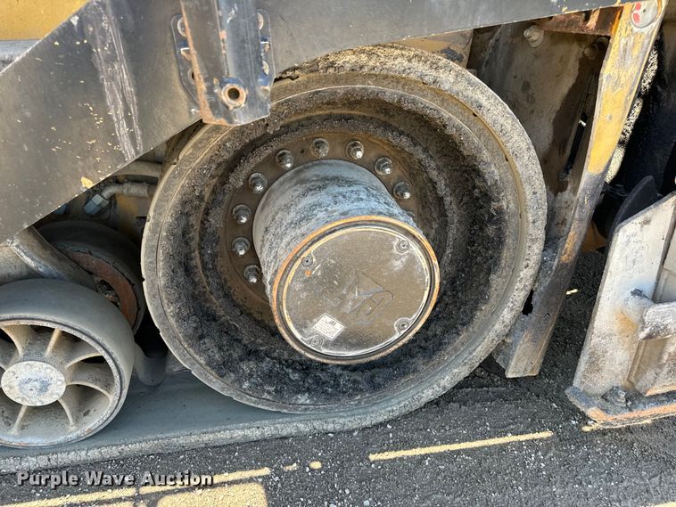 image for item DL4441 2015 Caterpillar  AP1055F paver