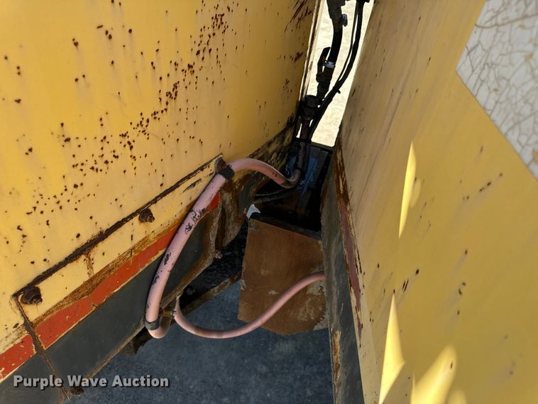 image for item DL4442 2004 Hypac C530AH pneumatic roller