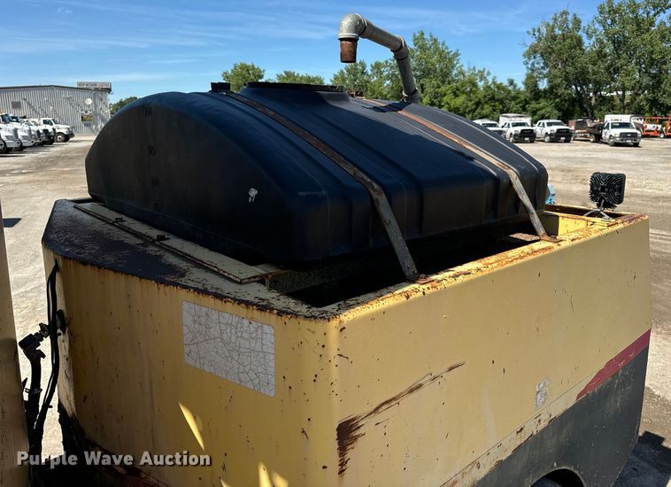 image for item DL4442 2004 Hypac C530AH pneumatic roller