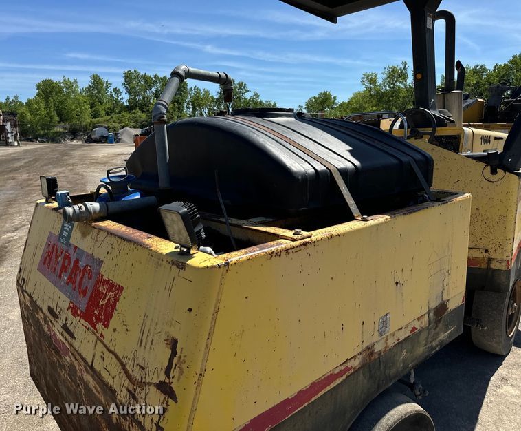 image for item DL4442 2004 Hypac C530AH pneumatic roller