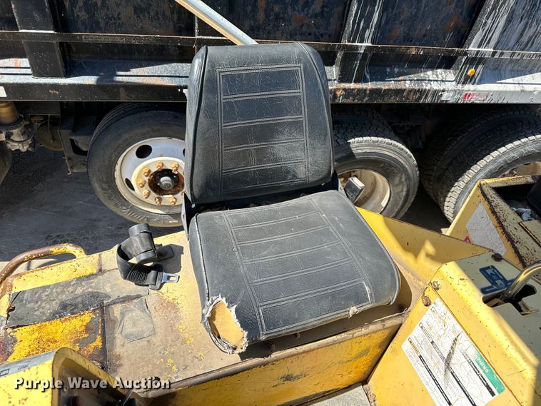 image for item DL4442 2004 Hypac C530AH pneumatic roller