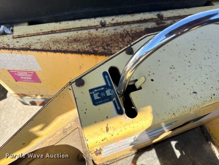 image for item DL4442 2004 Hypac C530AH pneumatic roller