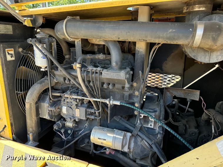 image for item DL4442 2004 Hypac C530AH pneumatic roller