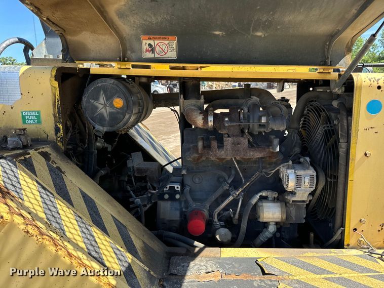 image for item DL4442 2004 Hypac C530AH pneumatic roller