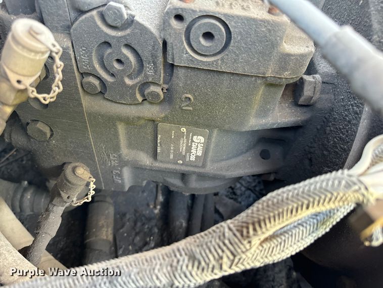 image for item DL4442 2004 Hypac C530AH pneumatic roller