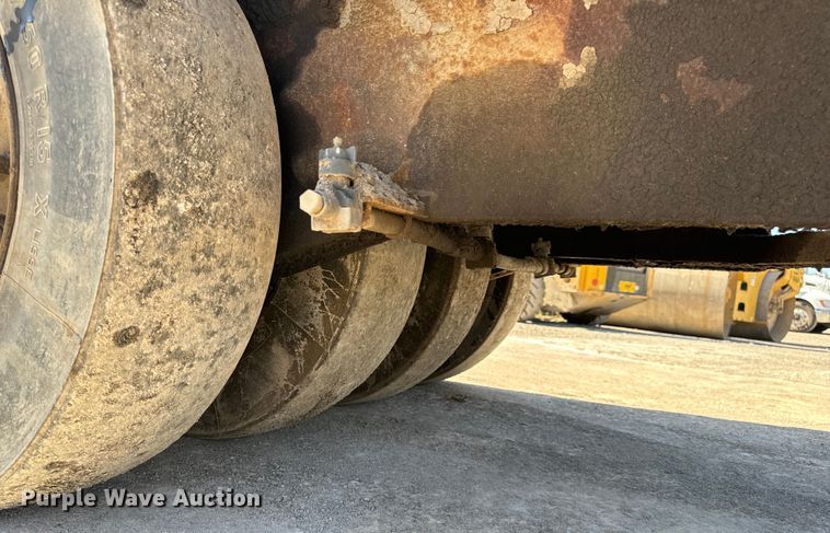 image for item DL4442 2004 Hypac C530AH pneumatic roller