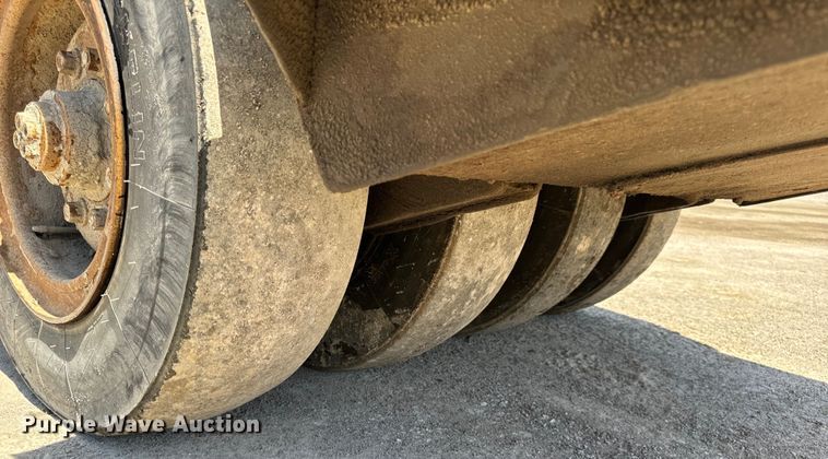 image for item DL4442 2004 Hypac C530AH pneumatic roller