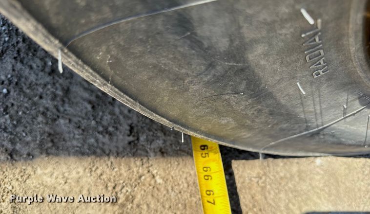 image for item DL4442 2004 Hypac C530AH pneumatic roller