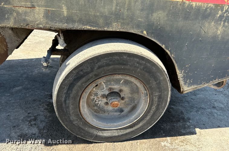 image for item DL4442 2004 Hypac C530AH pneumatic roller