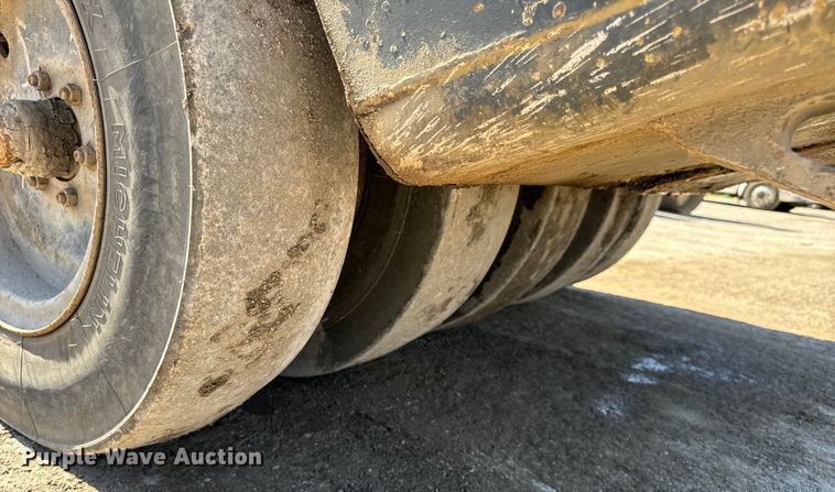 image for item DL4442 2004 Hypac C530AH pneumatic roller