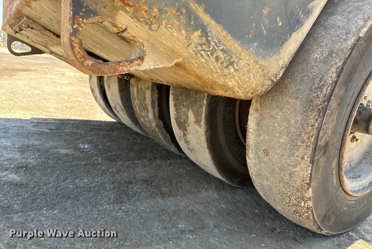 image for item DL4442 2004 Hypac C530AH pneumatic roller