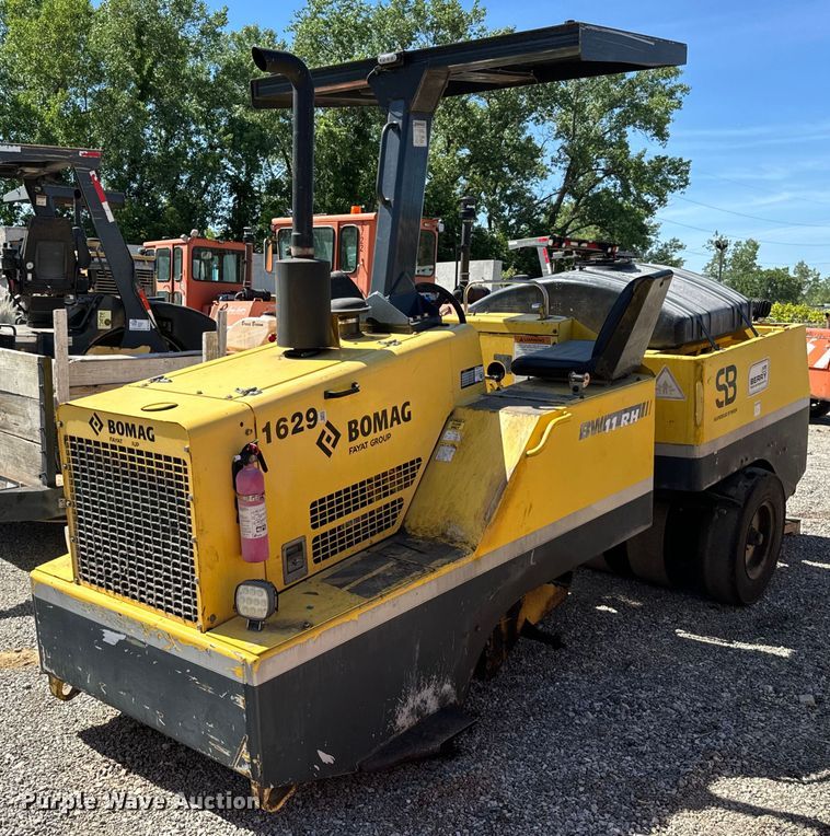 image for item DL4443 2012 Bomag BW11RH pneumatic roller