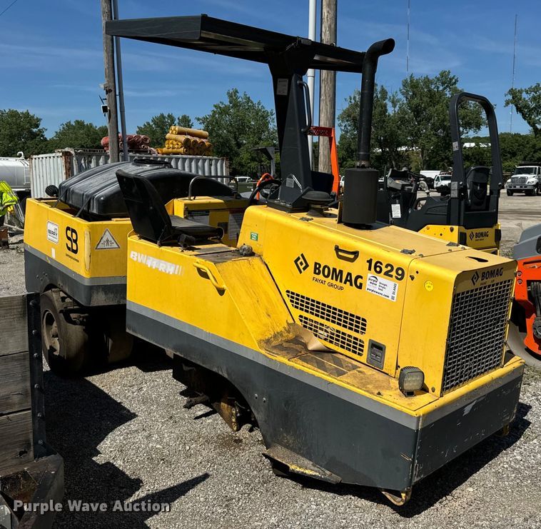 image for item DL4443 2012 Bomag BW11RH pneumatic roller