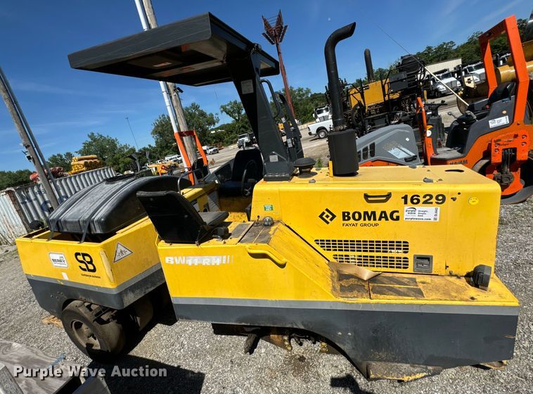 image for item DL4443 2012 Bomag BW11RH pneumatic roller