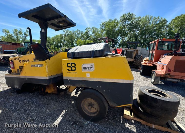 image for item DL4443 2012 Bomag BW11RH pneumatic roller