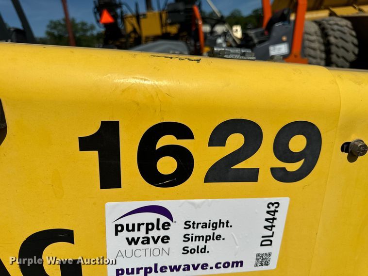 image for item DL4443 2012 Bomag BW11RH pneumatic roller