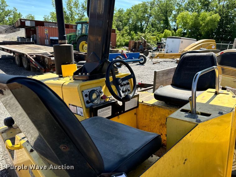 image for item DL4443 2012 Bomag BW11RH pneumatic roller