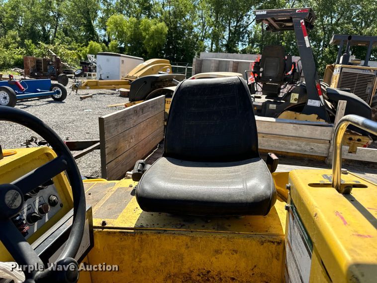 image for item DL4443 2012 Bomag BW11RH pneumatic roller