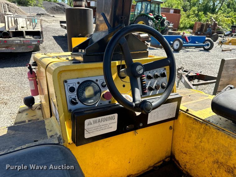 image for item DL4443 2012 Bomag BW11RH pneumatic roller