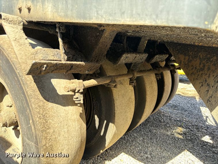 image for item DL4443 2012 Bomag BW11RH pneumatic roller