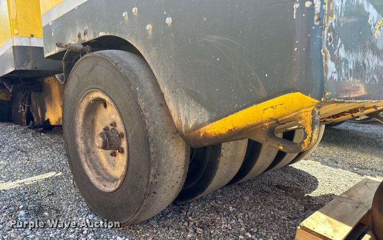 image for item DL4443 2012 Bomag BW11RH pneumatic roller