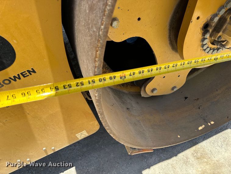 image for item DL4444 2015 Caterpillar  CB54 XW double drum vibratory roller