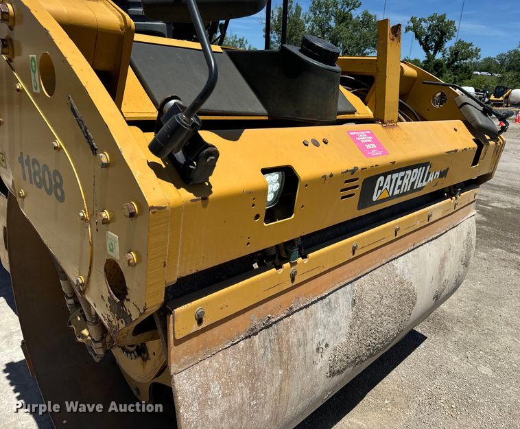 image for item DL4444 2015 Caterpillar  CB54 XW double drum vibratory roller