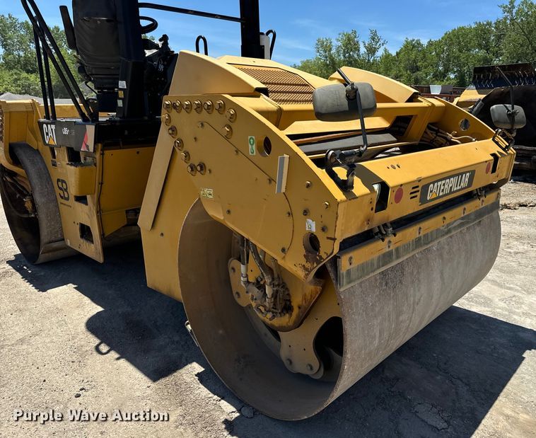 image for item DL4444 2015 Caterpillar  CB54 XW double drum vibratory roller