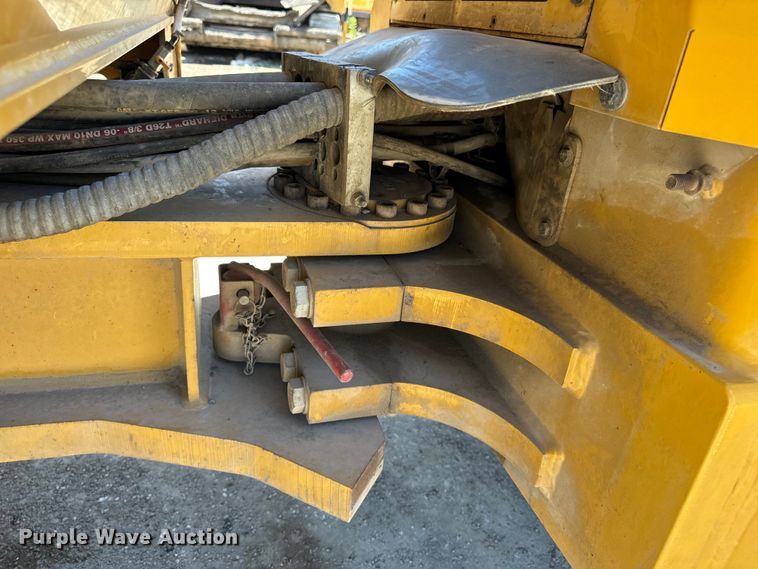 image for item DL4444 2015 Caterpillar  CB54 XW double drum vibratory roller