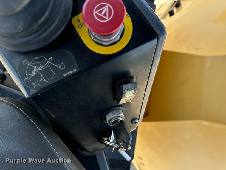 image for item DL4444 2015 Caterpillar  CB54 XW double drum vibratory roller