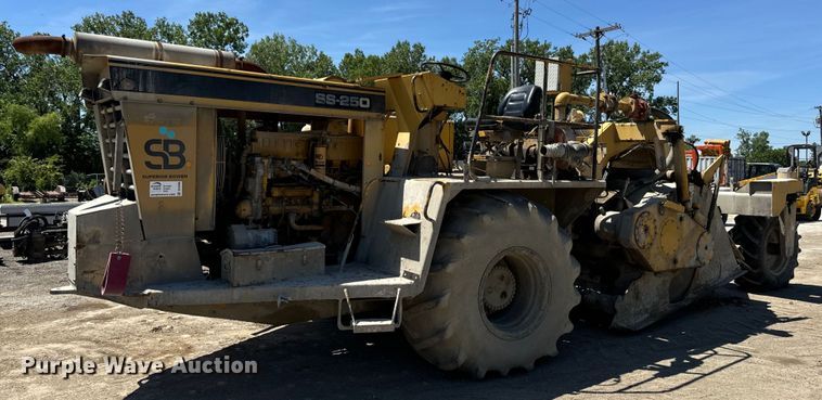 image for item DL4446 1990 Caterpillar  SS-250 soil stabilizer