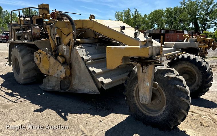 image for item DL4446 1990 Caterpillar  SS-250 soil stabilizer