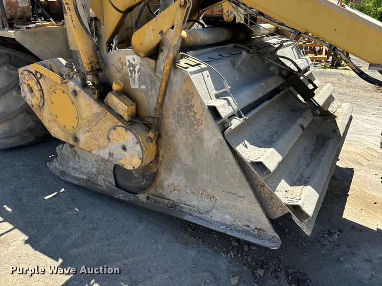 image for item DL4446 1990 Caterpillar  SS-250 soil stabilizer