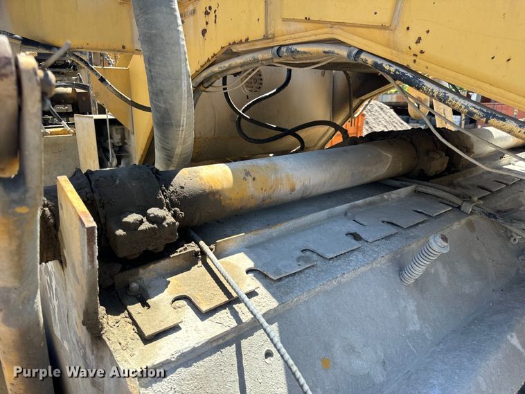 image for item DL4446 1990 Caterpillar  SS-250 soil stabilizer