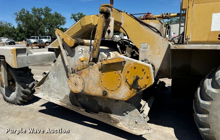 image for item DL4446 1990 Caterpillar  SS-250 soil stabilizer