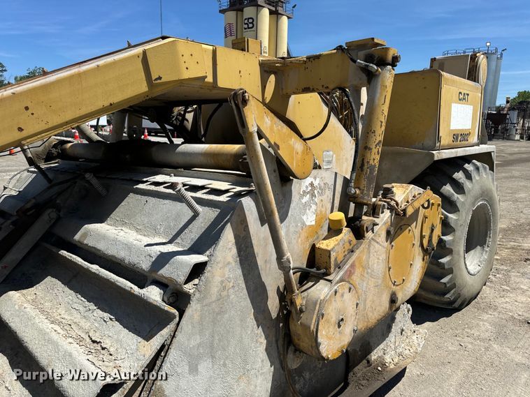 image for item DL4446 1990 Caterpillar  SS-250 soil stabilizer