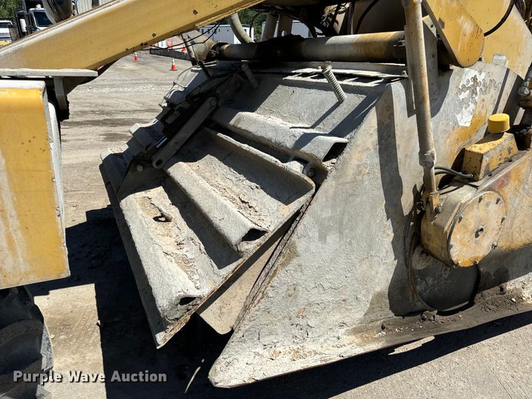 image for item DL4446 1990 Caterpillar  SS-250 soil stabilizer