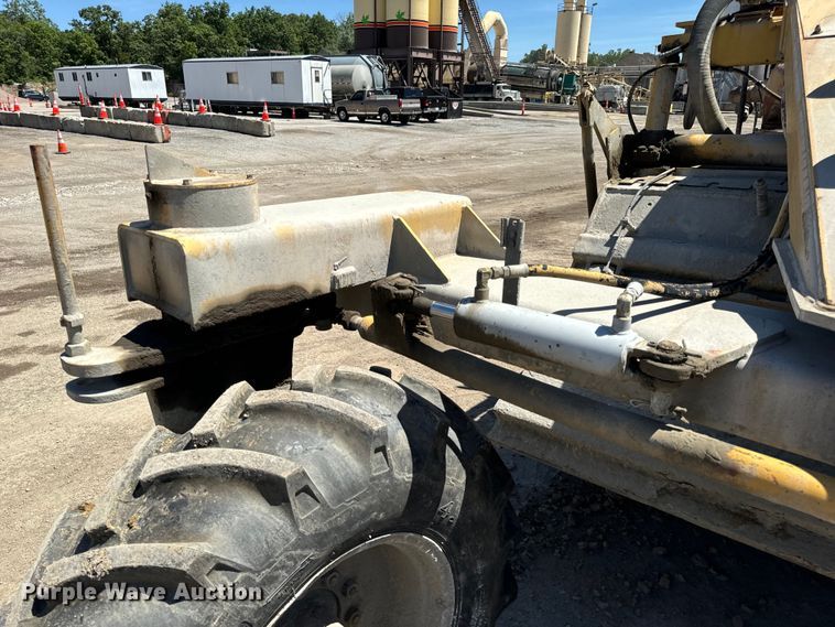 image for item DL4446 1990 Caterpillar  SS-250 soil stabilizer