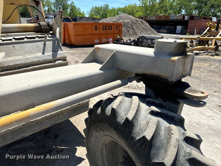 image for item DL4446 1990 Caterpillar  SS-250 soil stabilizer