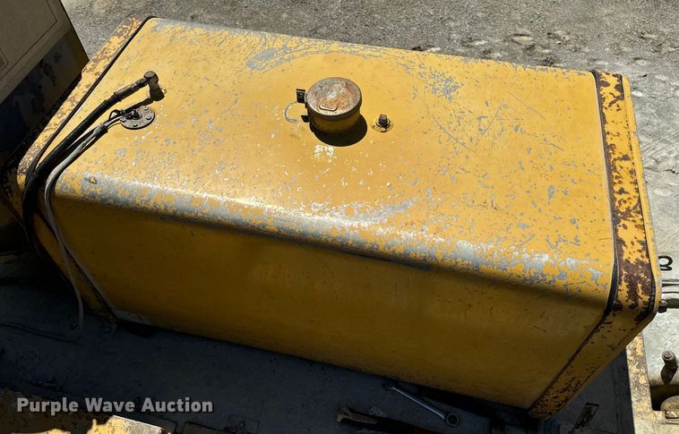 image for item DL4446 1990 Caterpillar  SS-250 soil stabilizer