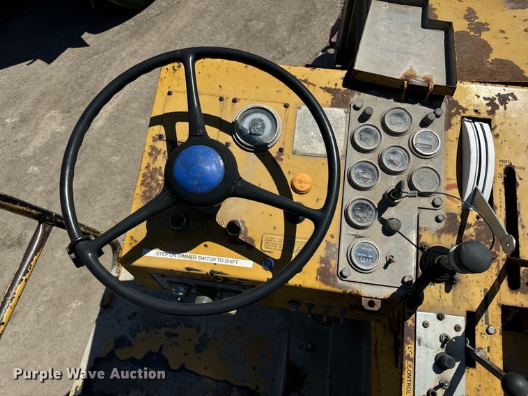 image for item DL4446 1990 Caterpillar  SS-250 soil stabilizer