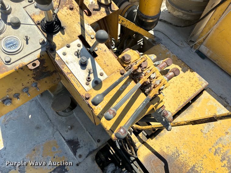 image for item DL4446 1990 Caterpillar  SS-250 soil stabilizer