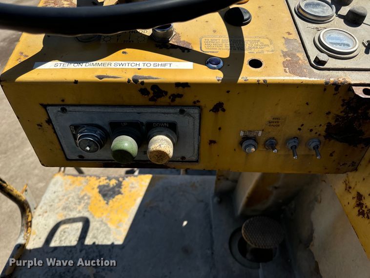 image for item DL4446 1990 Caterpillar  SS-250 soil stabilizer